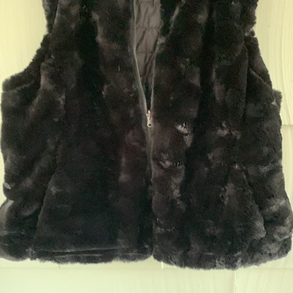 NICOLE Miller reversible quilted black faux fur vest - Picture 9 of 12